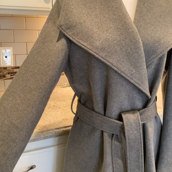 Banana Republic Gray Women's Coat with Shawl Collar Size Large Wool Blend - Picture 2 of 6